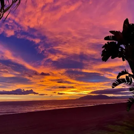 Lägenhet Ohana Beachfront *